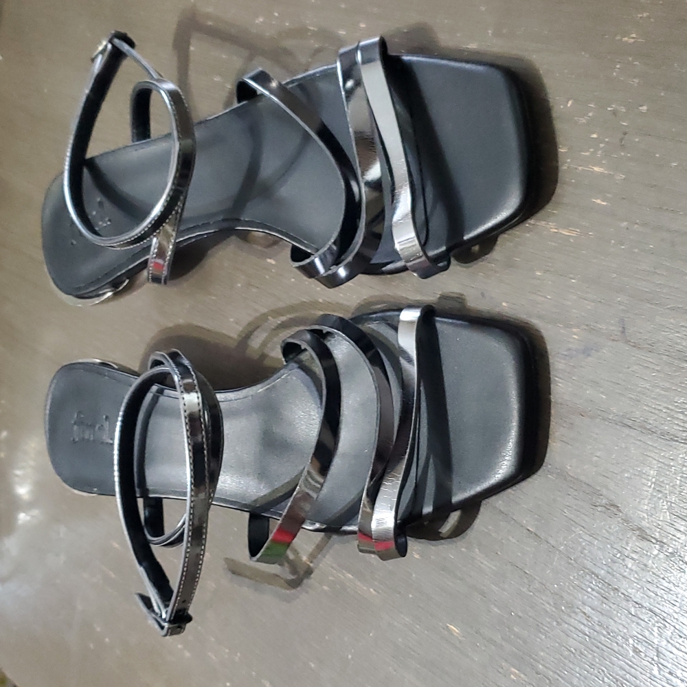 Find - Picture 4 of 7